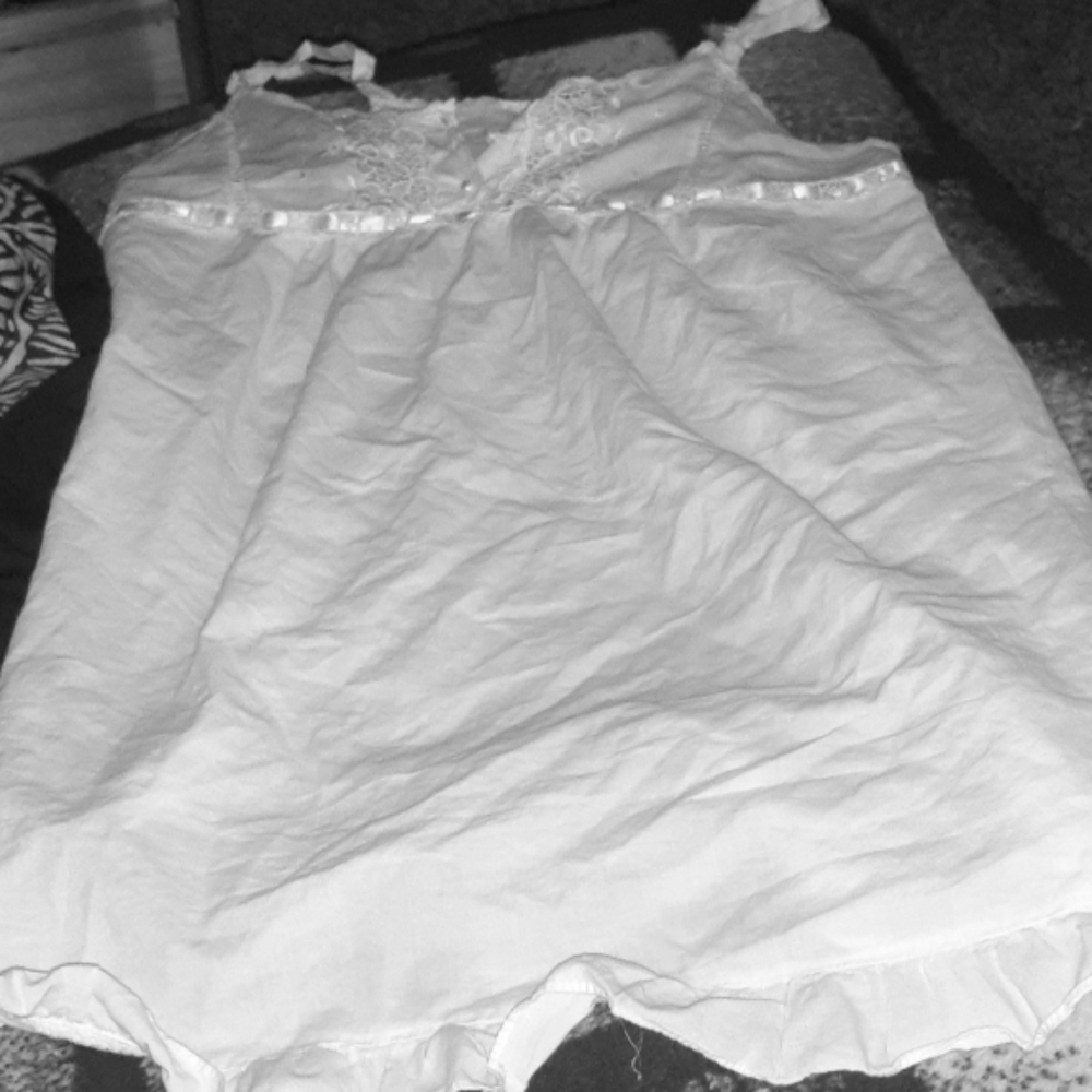 Victoria's secret night gown - Picture 1 of 1